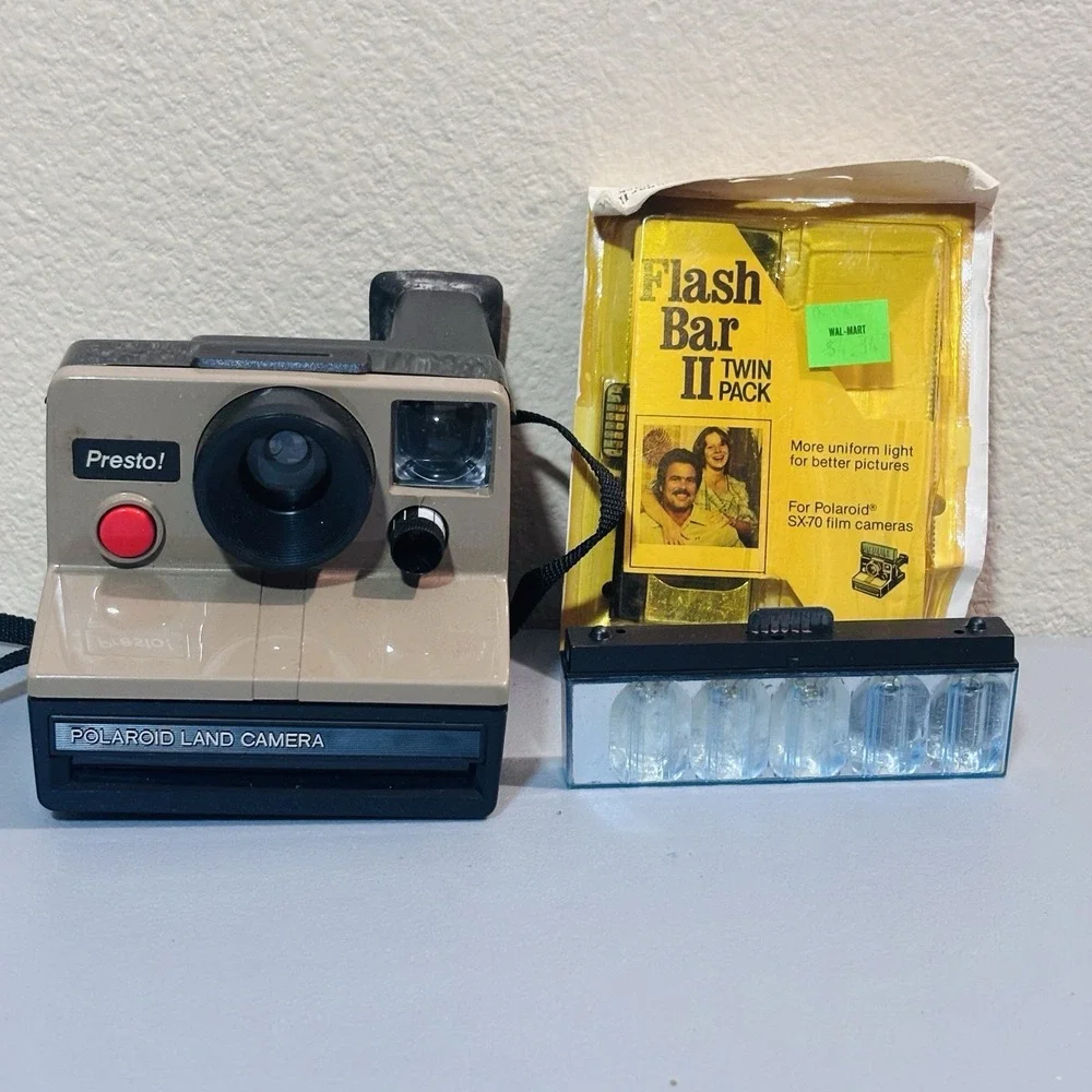 Polaroid Pronto‎ Land Film Camera with Case & Two Flash Clean Good Condition